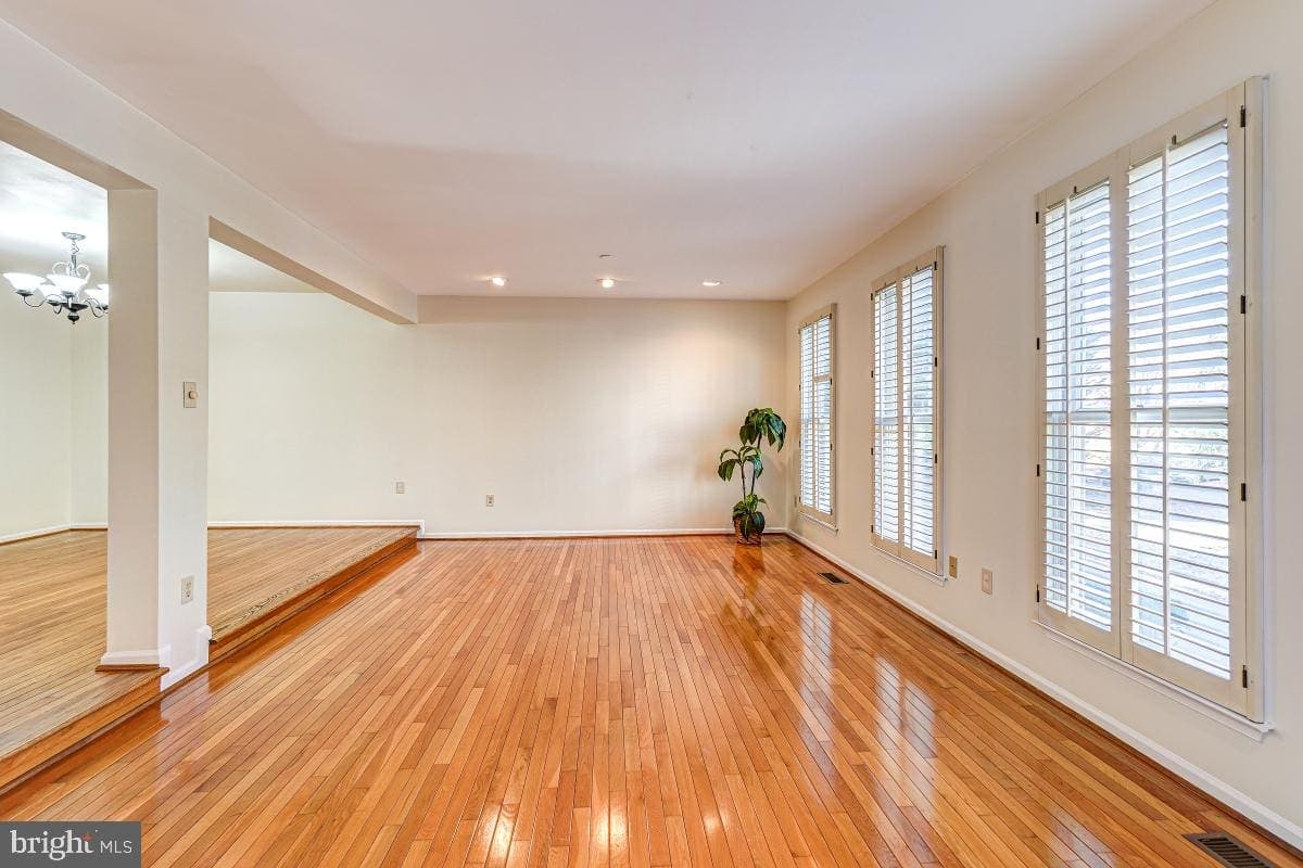 5443 Whitley Park Ter #Th-31, Bethesda, MD 20814 — photo 12