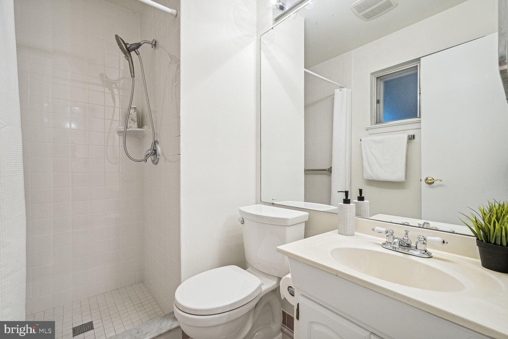 11904 HENRY FLEET, POTOMAC, MD 20854 — photo 11